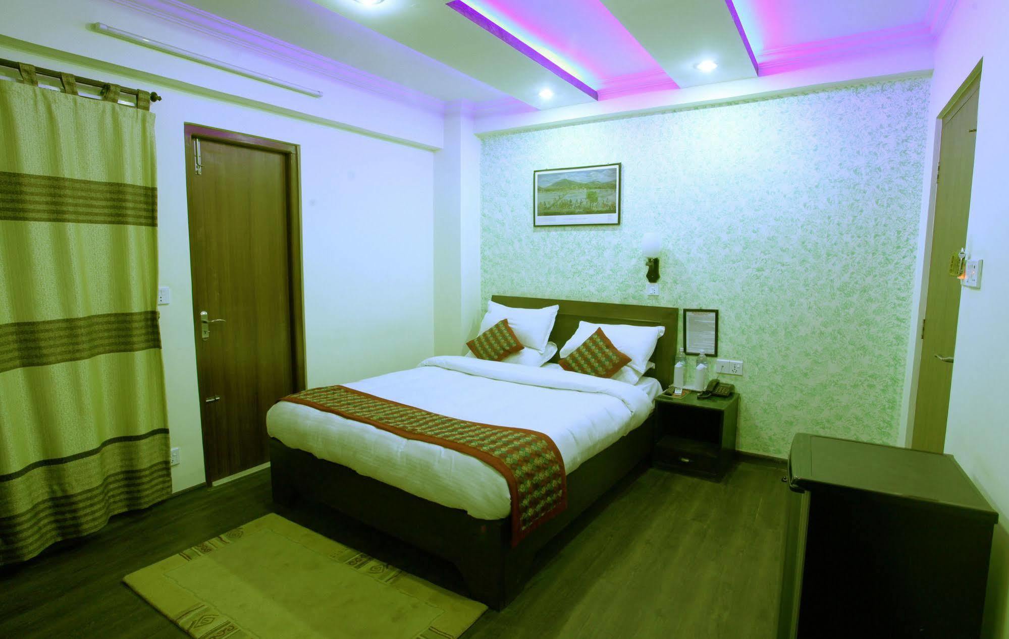 Alpine Hotel & Apartment Katmandu Kültér fotó